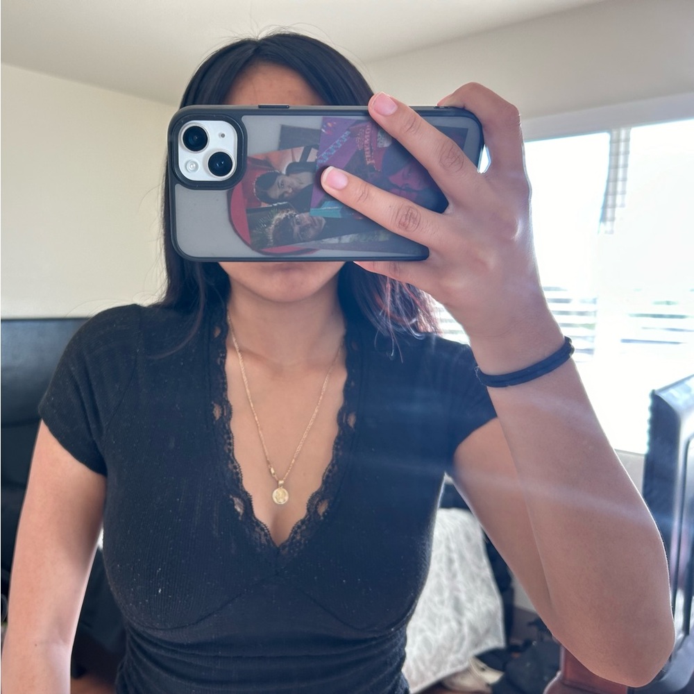 black top with lace neckline - Picture 3 of 4